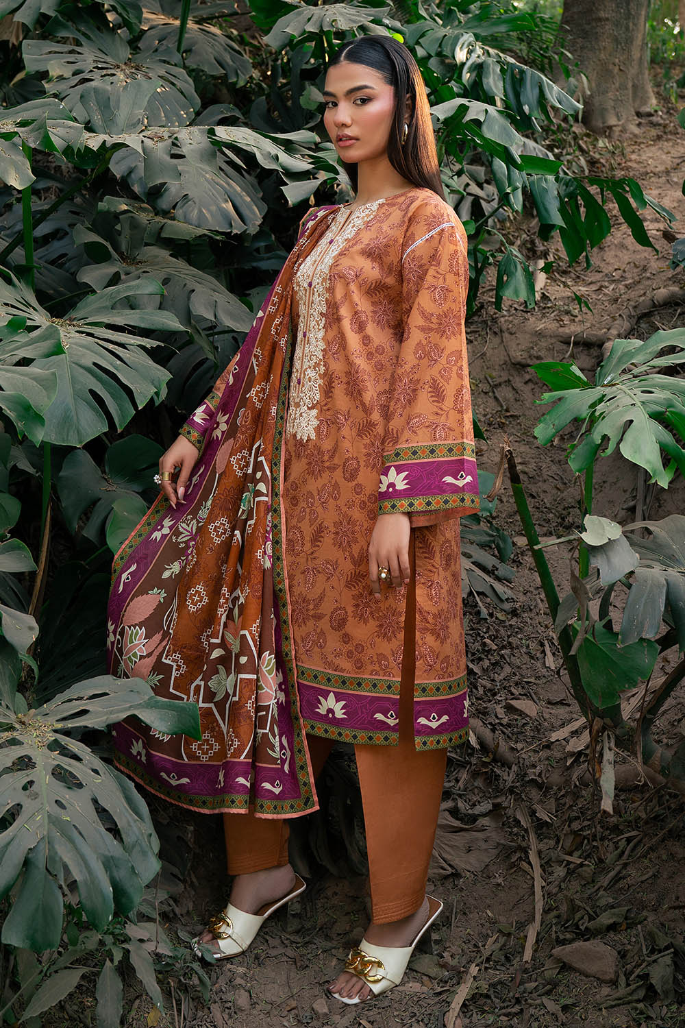 3 Piece Printed Lawn Suit with Embroidered Neckline SD-52229 - Image 3